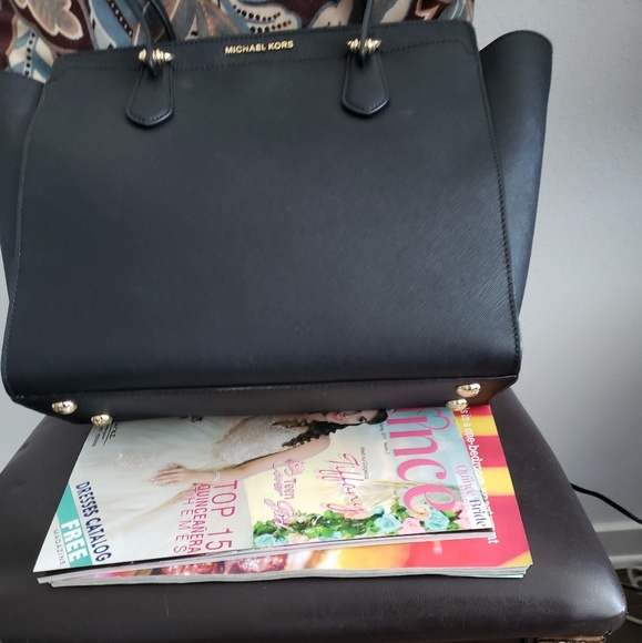 Large Tote - Picture 5 of 5